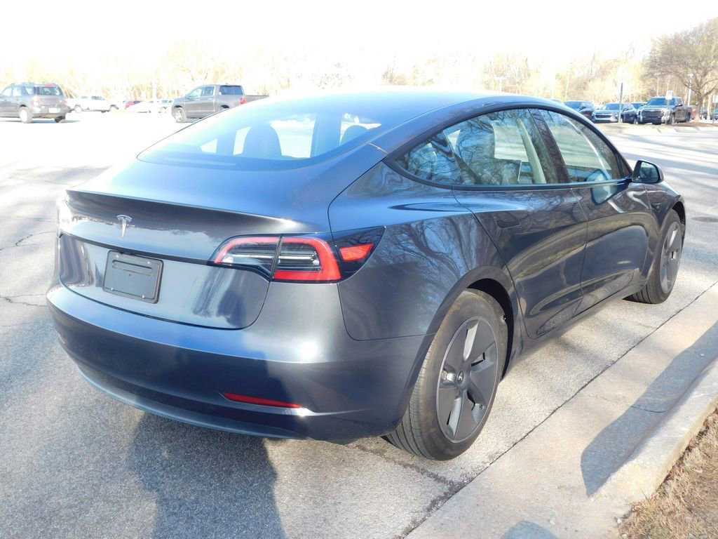 Used 2023 Tesla Model 3 Standard Range image 4
