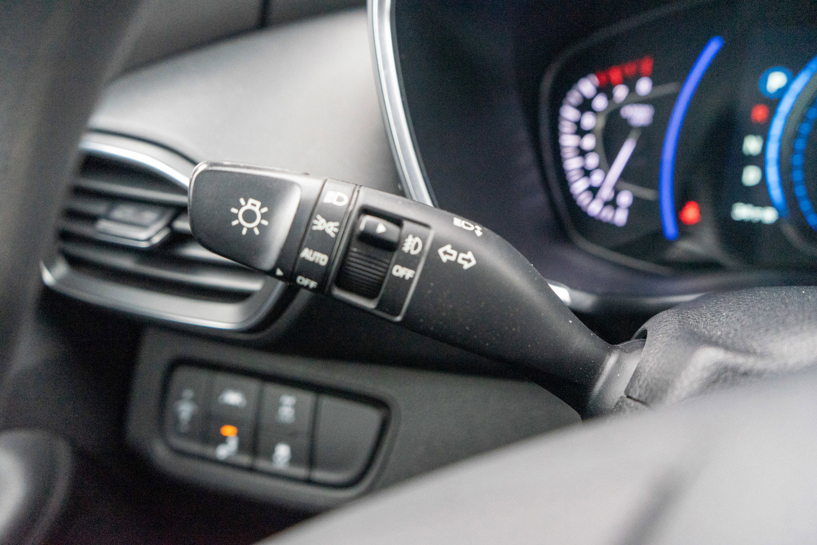 Used 2020 Hyundai Santa Fe SEL image 24