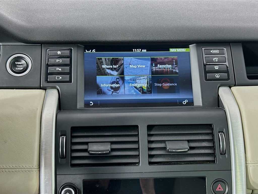 Used 2017 Land Rover Discovery Sport HSE Luxury image 13