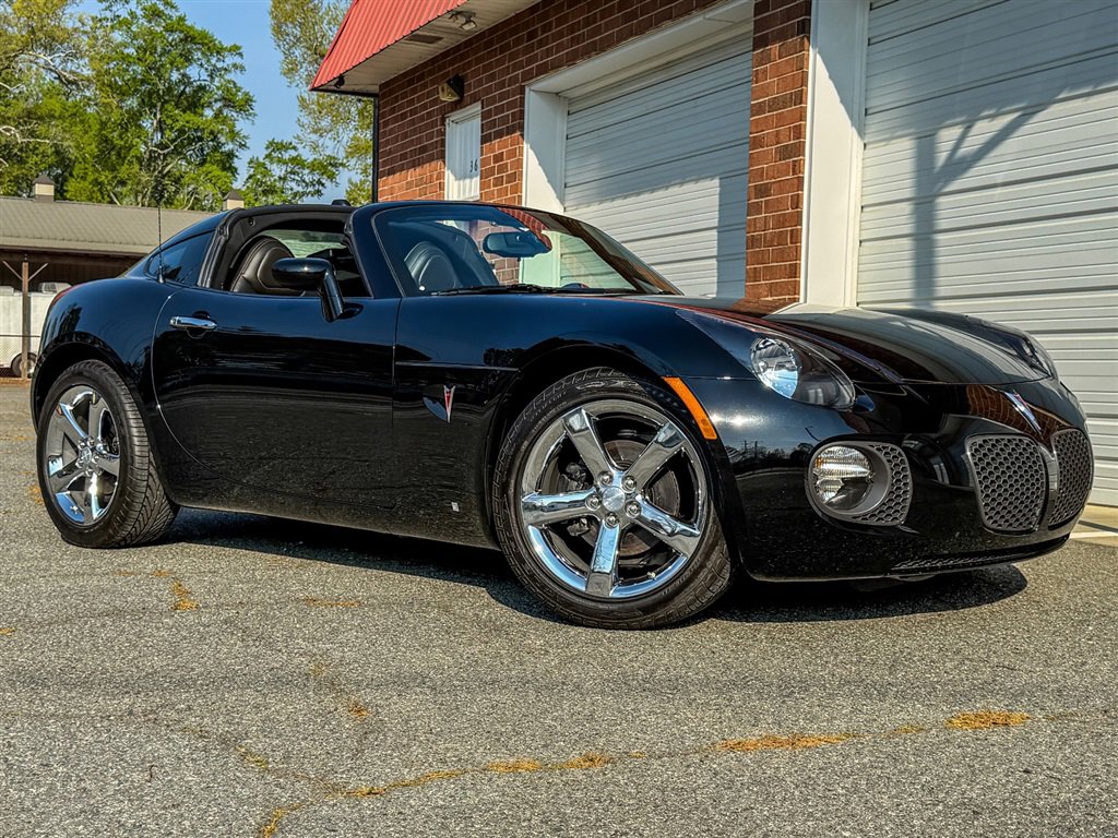 Used 2009 Pontiac Solstice GXP w/ Premium Package image 27