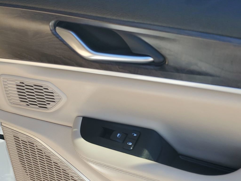 Used 2022 Jeep Grand Cherokee Limited w/ Luxury Tech Group II image 50