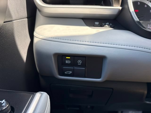 Used 2023 Toyota Highlander XLE AWD/4WD image 15