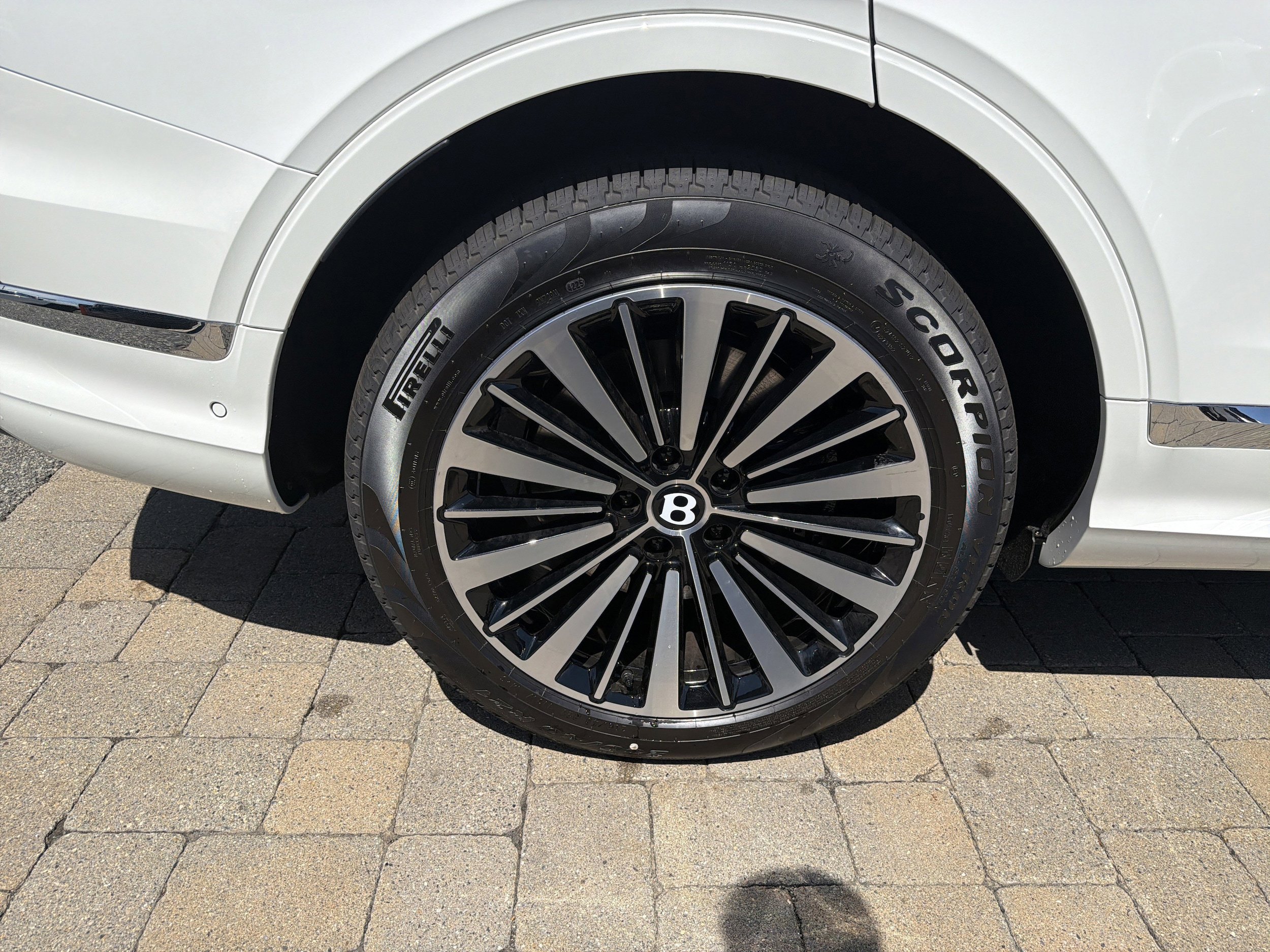 New 2026 Bentley Bentayga AWD/4WD image 27