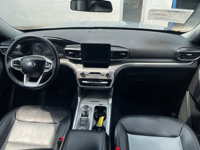 Used 2023 Ford Explorer XLT w/ Equipment Group 202A AWD/4WD image 35