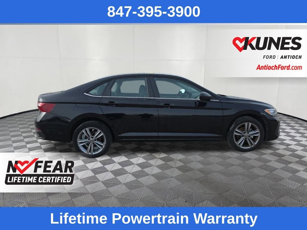 Used 2024 Volkswagen Jetta SE image 8