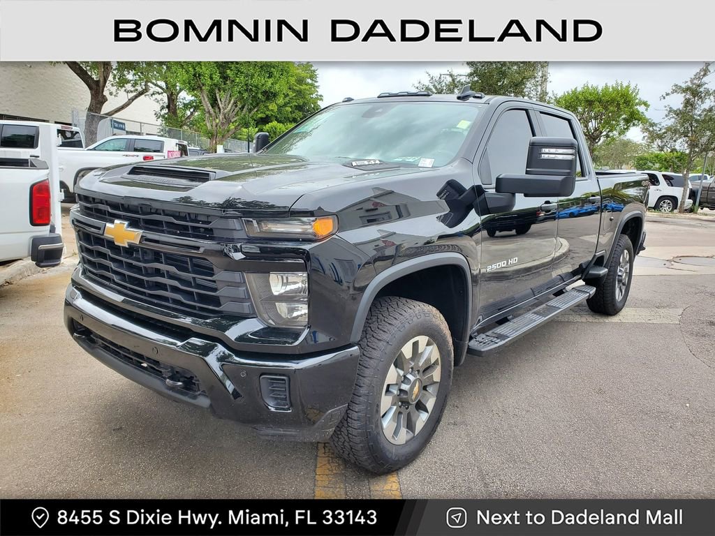 Used 2025 Chevrolet Silverado 2500 Custom w/ Custom Value Package image 2