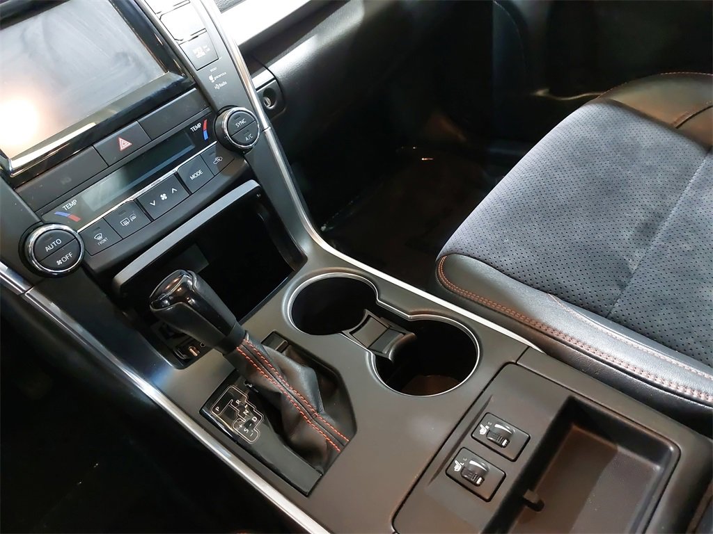 Used 2015 Toyota Camry XSE w/ Moonroof Package image 23