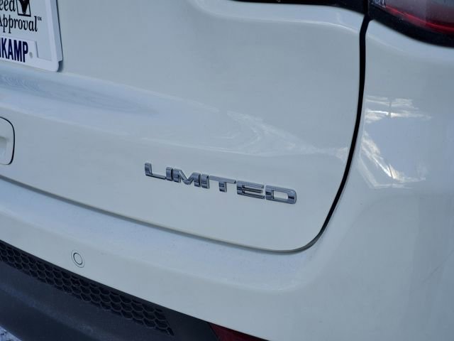 Used 2023 Jeep Compass Limited image 30
