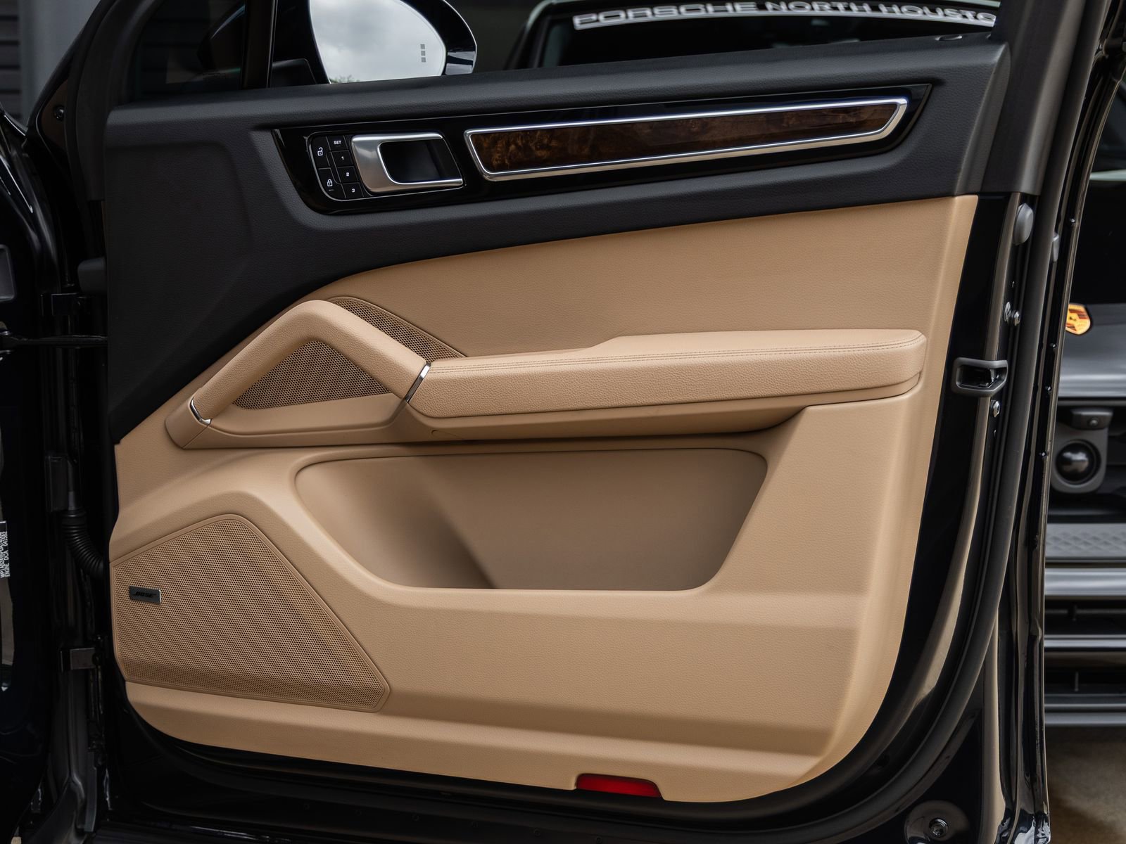 Certified 2023 Porsche Cayenne S Platinum image 43
