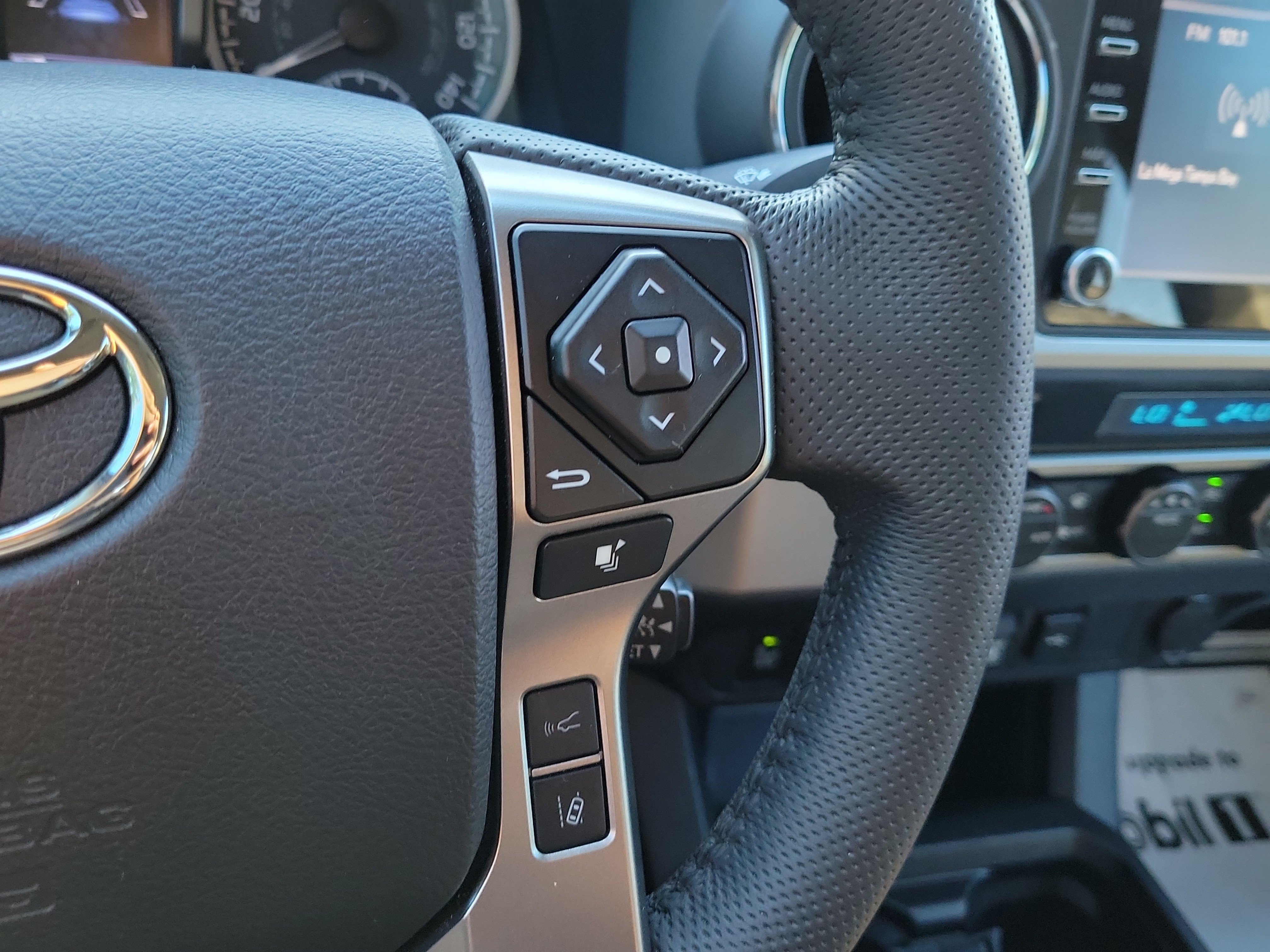 Used 2022 Toyota Tacoma SR5 w/ Technology Package RWD image 21