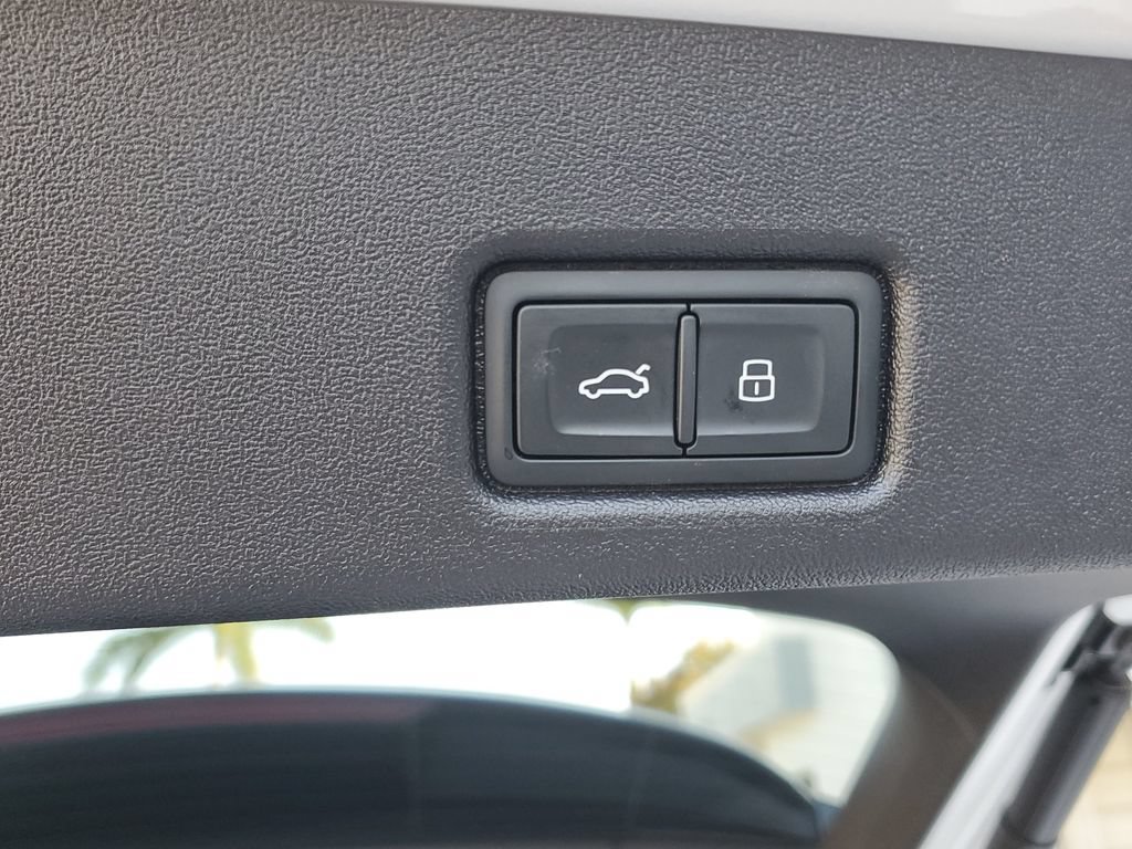 Certified 2025 Audi Q5 Premium w/ Premium Plus AWD/4WD image 15