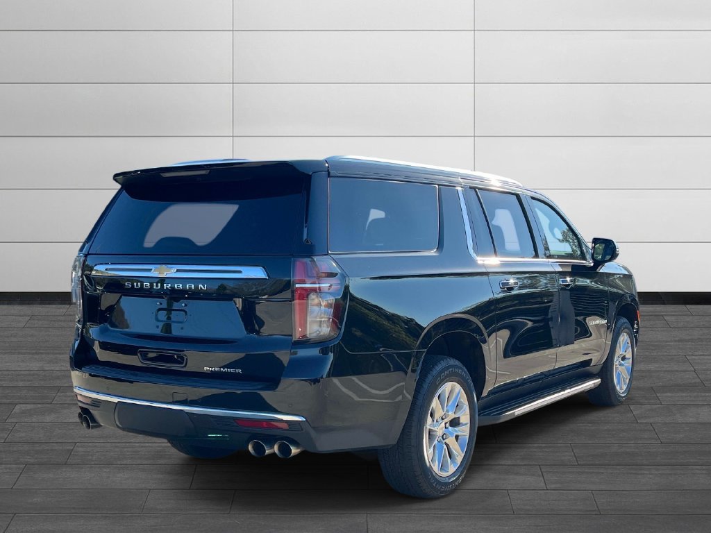 Used 2024 Chevrolet Suburban Premier AWD/4WD image 5