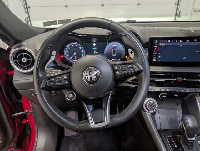 Used 2024 Alfa Romeo Tonale Veloce w/ Premium Interior Package image 17