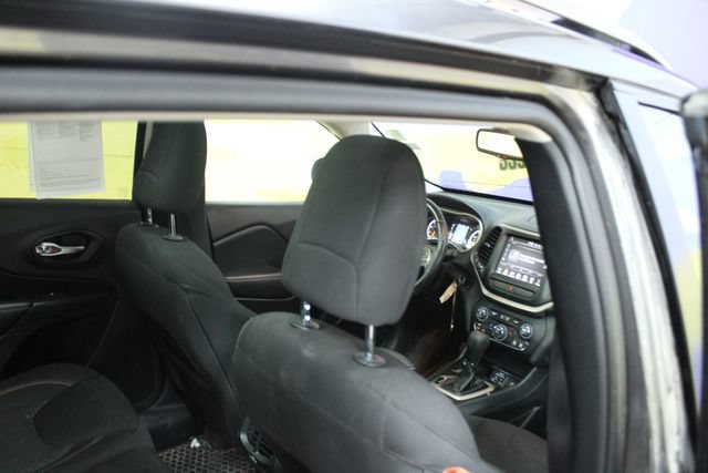 Used 2016 Jeep Cherokee 75th Anniversary AWD/4WD image 10