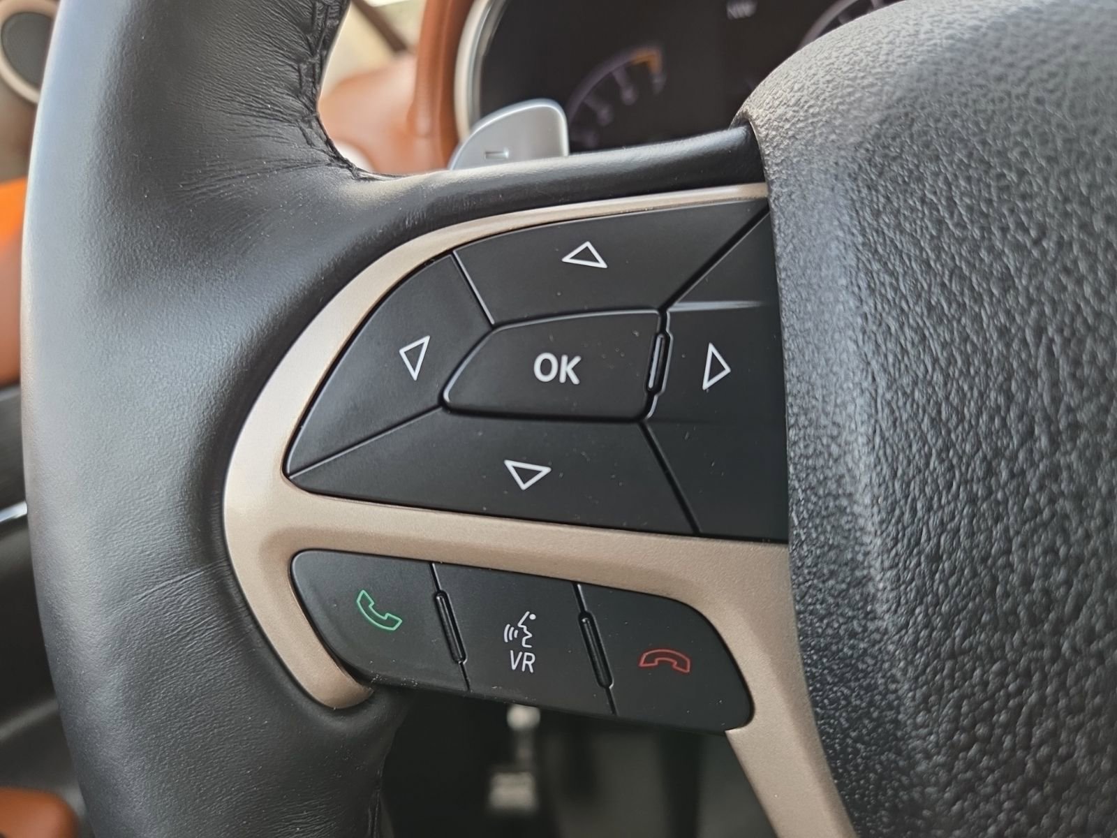 Used 2015 Jeep Grand Cherokee Summit image 25