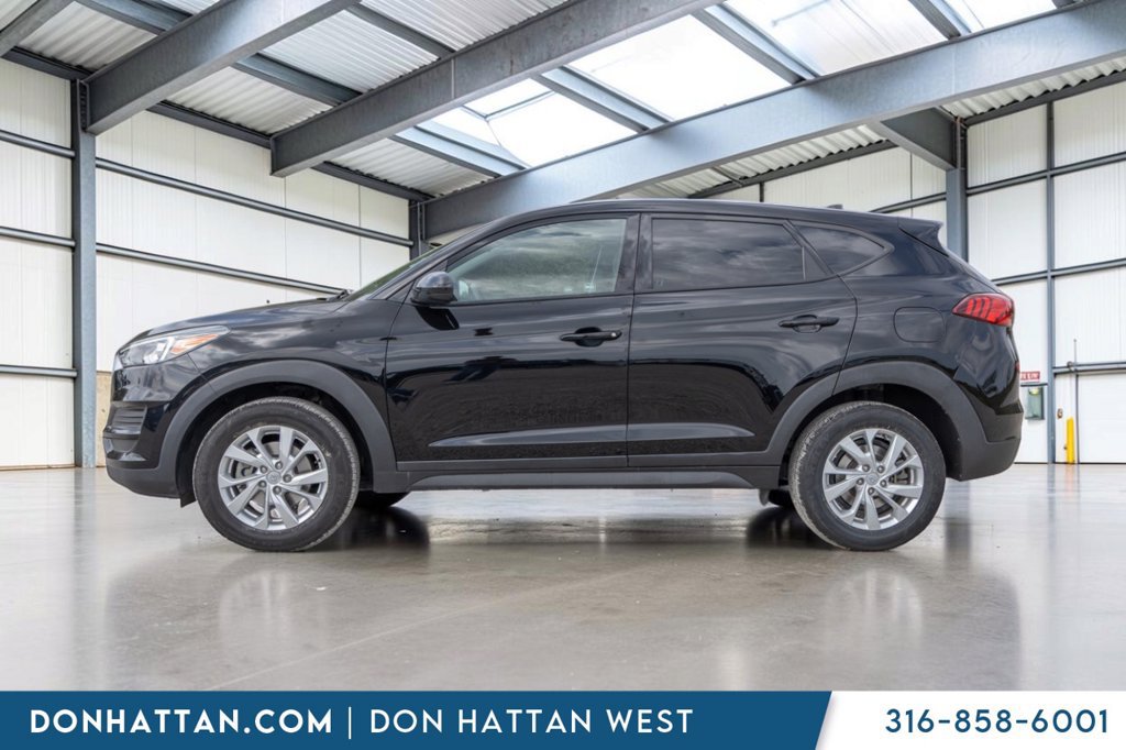 Used 2021 Hyundai Tucson SE w/ Cargo Package FWD image 3