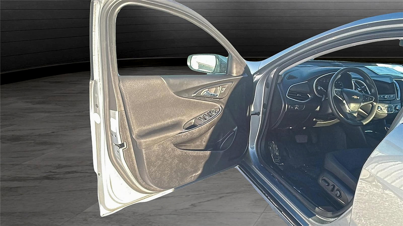 Used 2023 Chevrolet Malibu LT FWD image 24