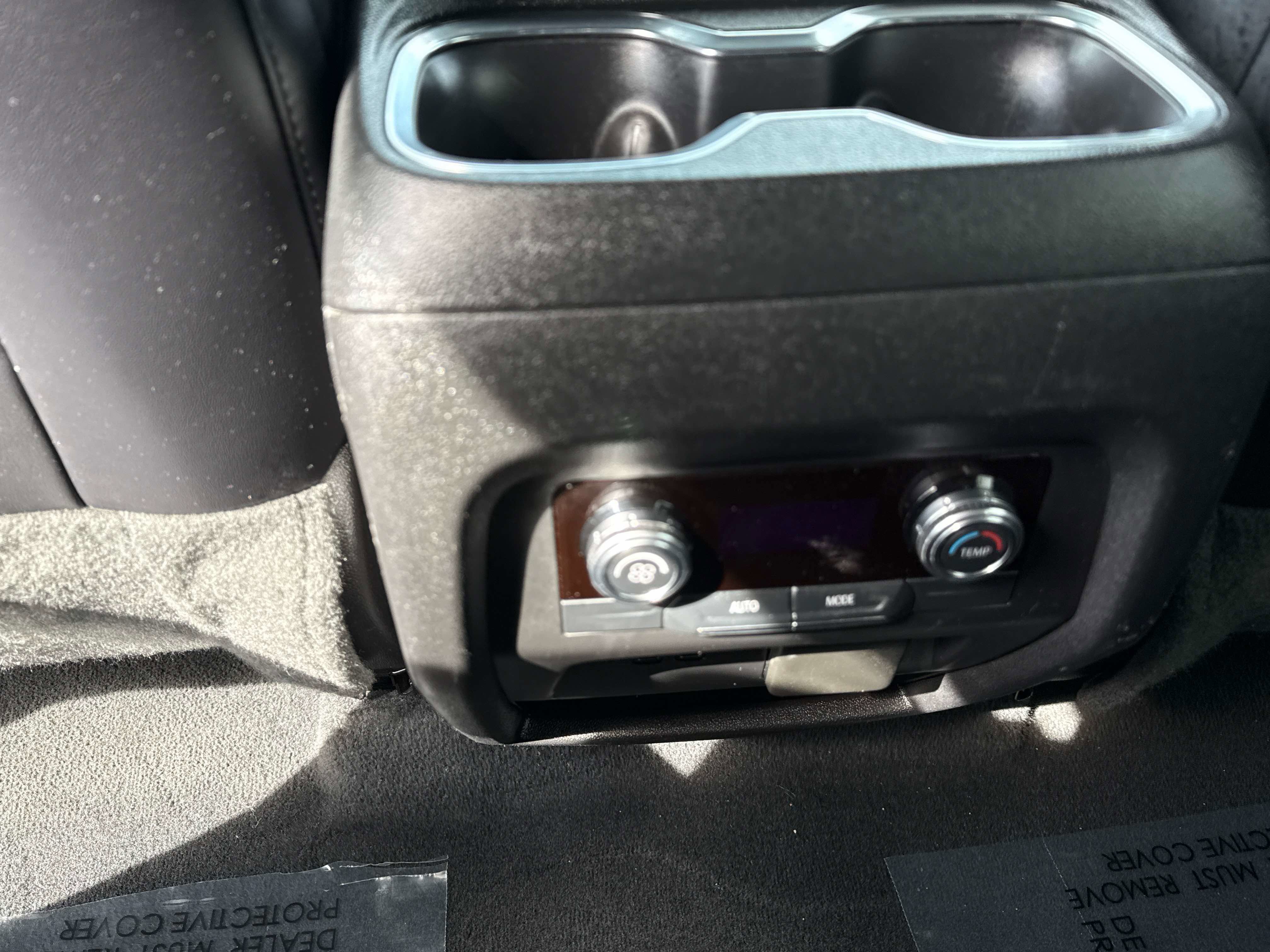 Used 2024 GMC Acadia Elevation image 13