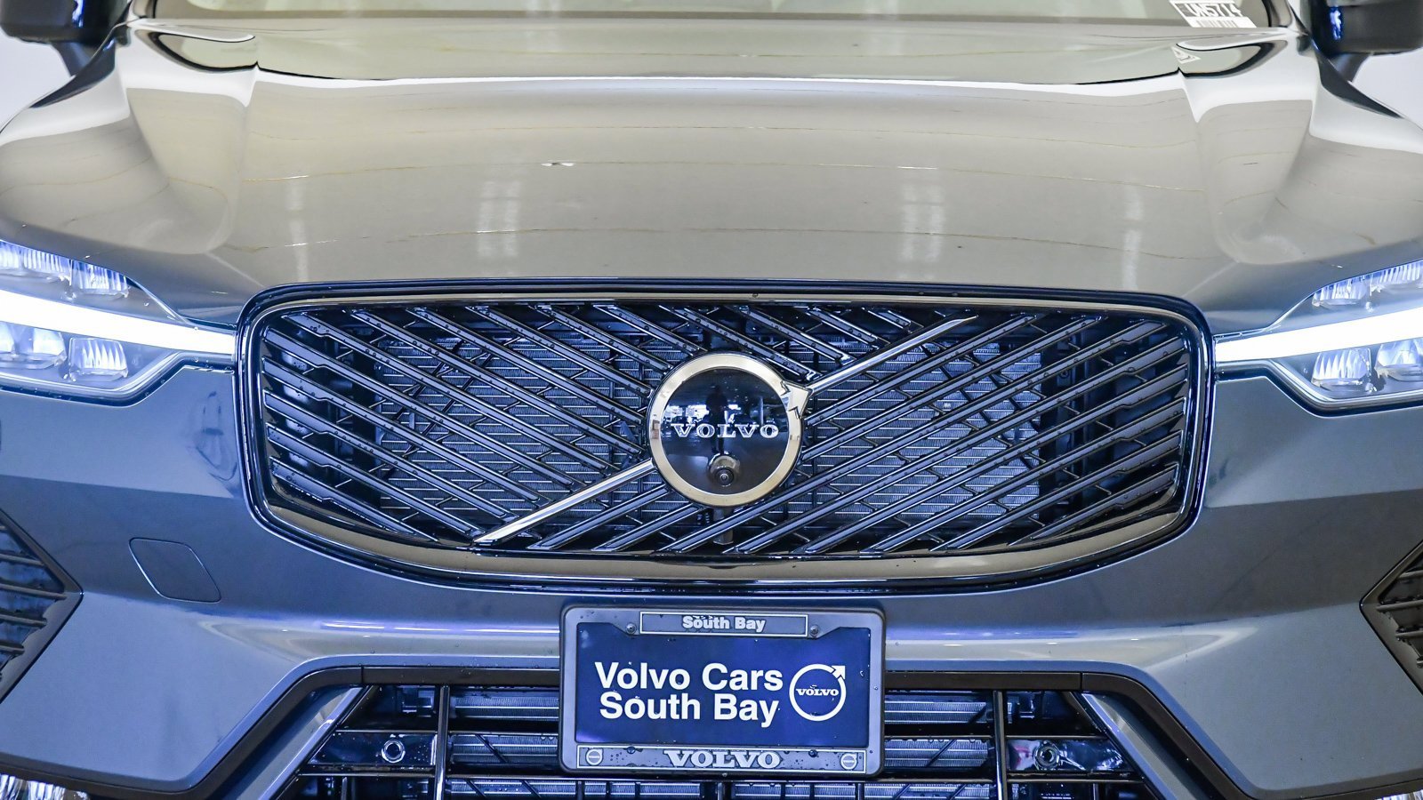 New 2026 Volvo XC60 B5 Ultra w/ Protection Package Premier image 8
