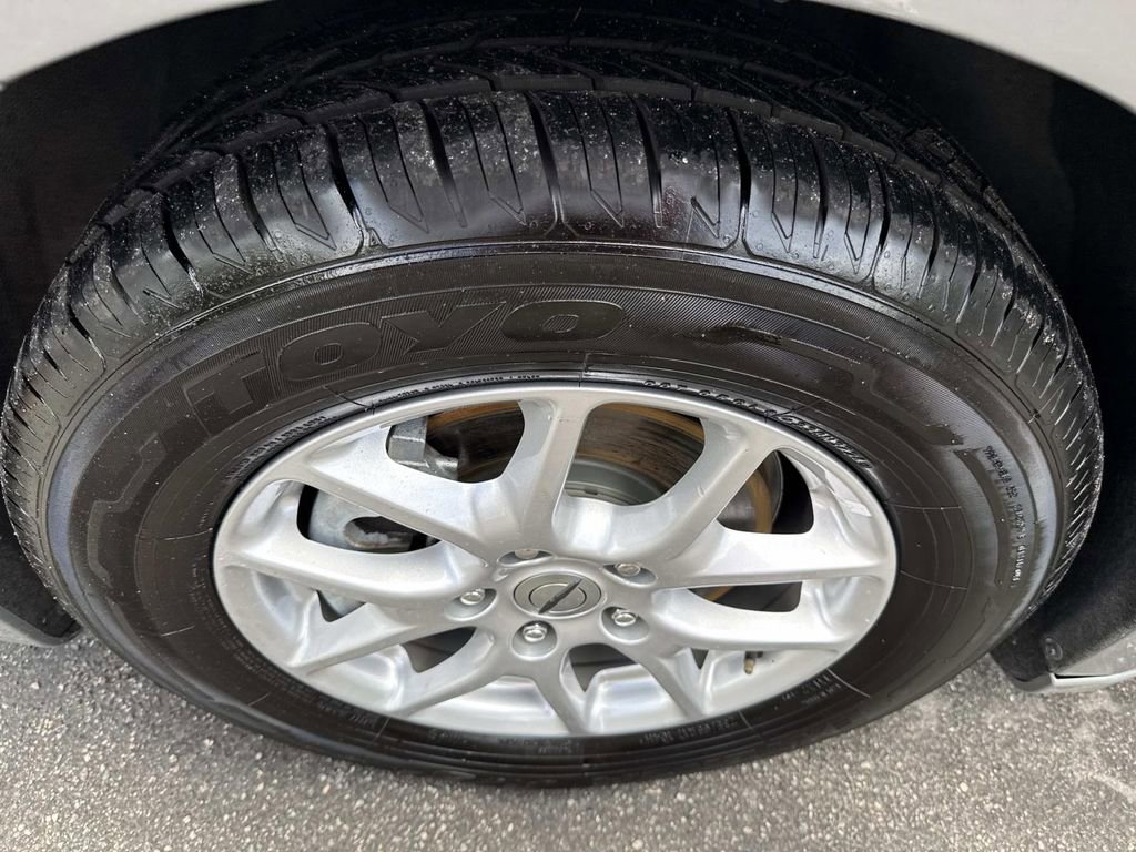 Used 2023 Chrysler Pacifica Touring-L FWD image 12