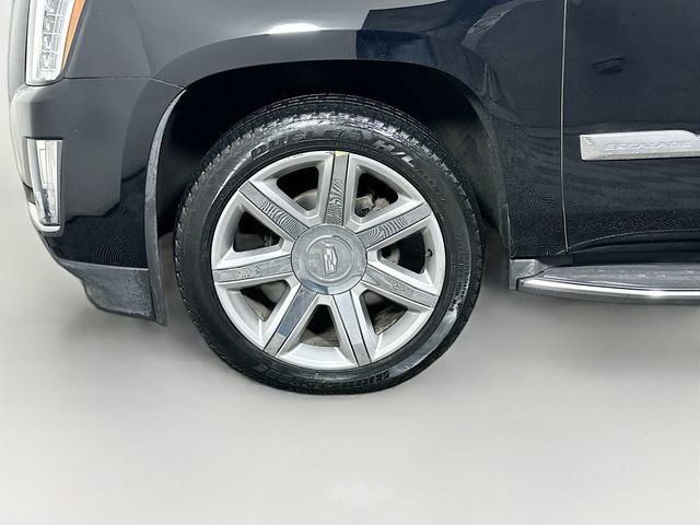 Used 2016 Cadillac Escalade Luxury image 35