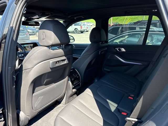 Used 2022 BMW X5 xDrive40i w/ Parking Assistance Package AWD/4WD image 15