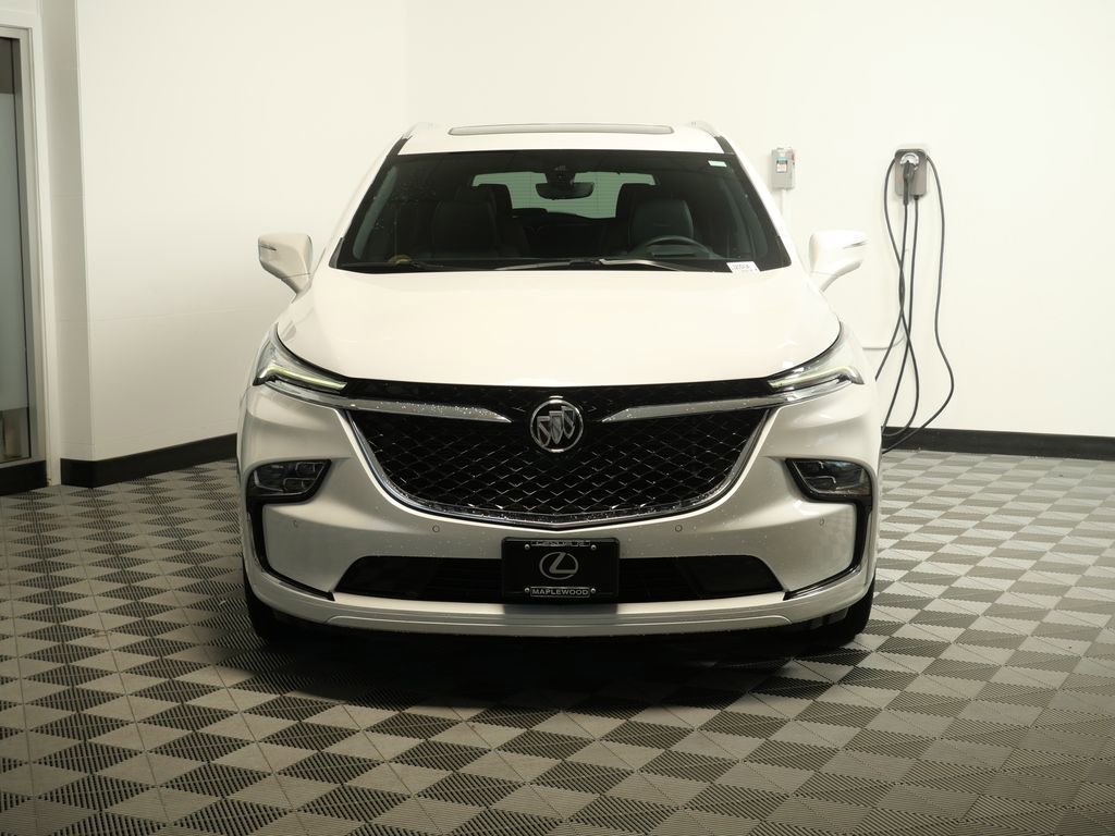 Used 2024 Buick Enclave Avenir w/ Avenir Technology Package AWD/4WD image 2