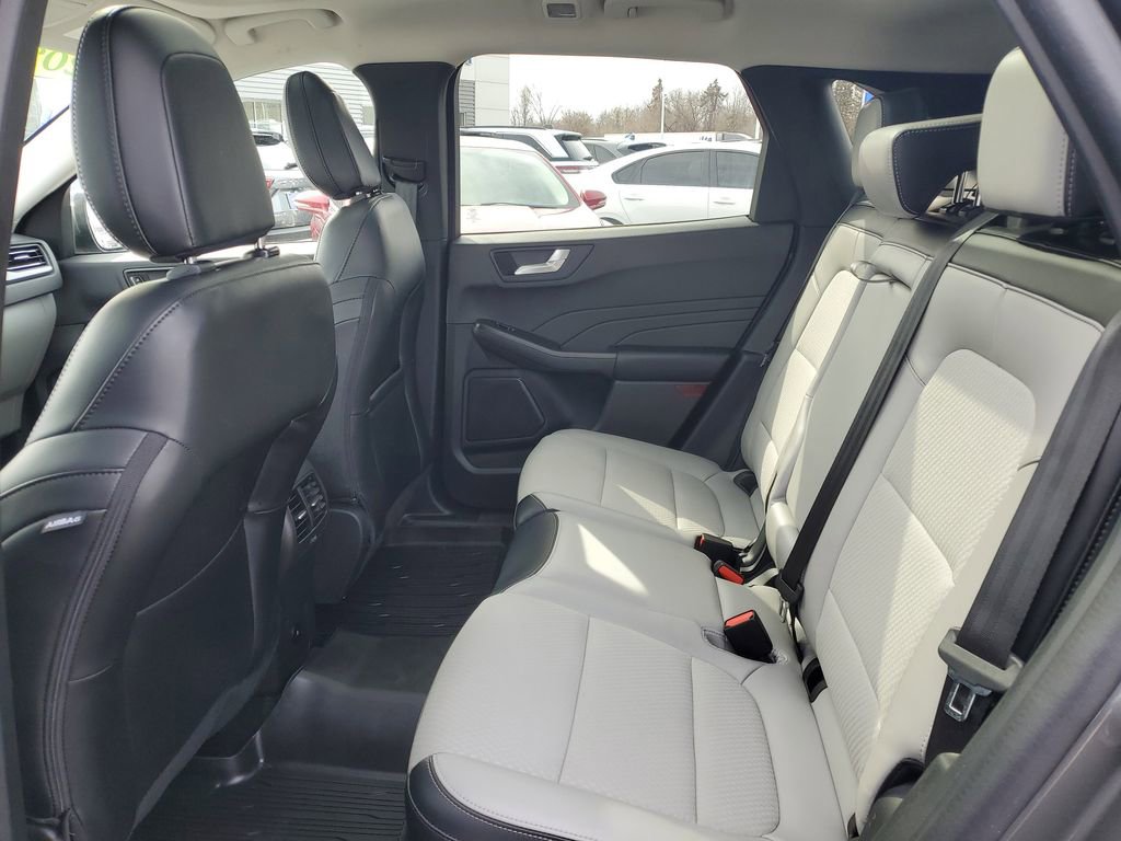 Certified 2024 Ford Escape SE w/ Class II Trailer Tow Package image 31