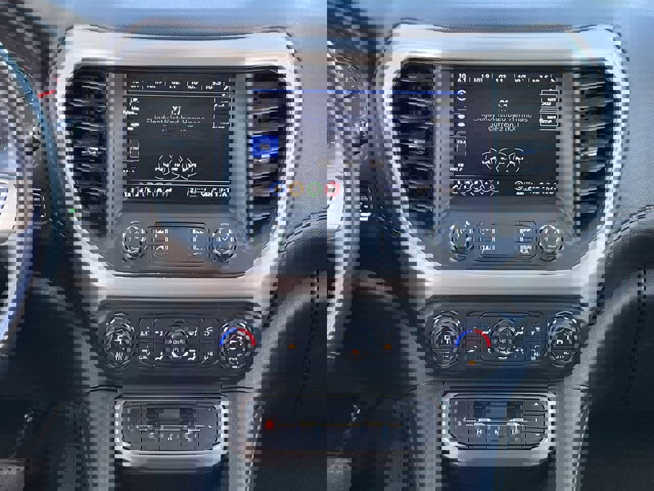 Used 2023 GMC Acadia Denali image 15