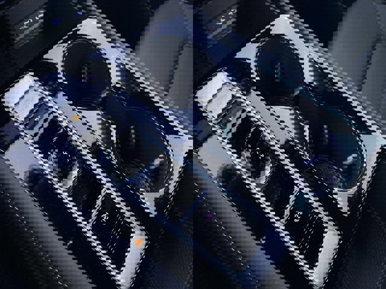 Used 2025 Volkswagen Atlas Cross Sport SEL R-Line image 8