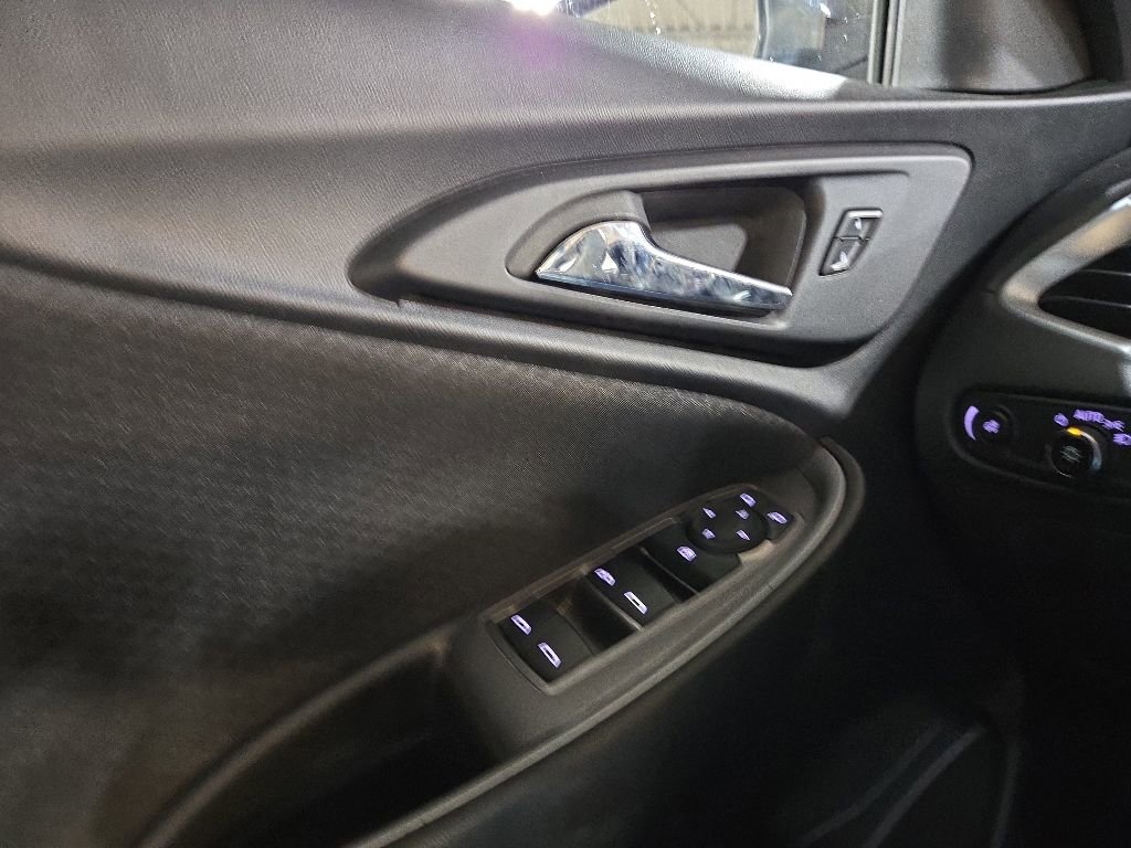 Used 2023 Chevrolet Malibu LT FWD image 12