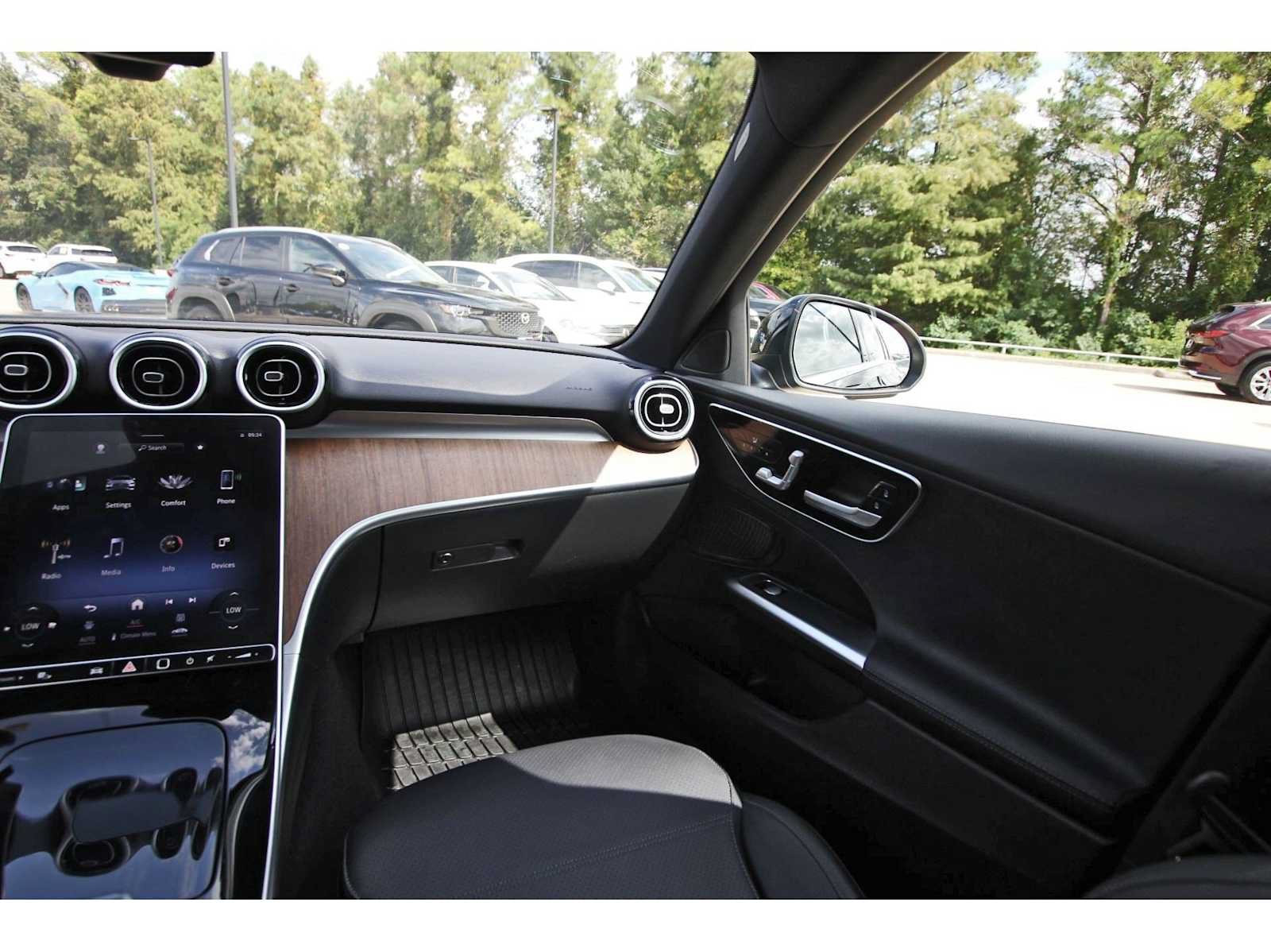 Used 2024 Mercedes-Benz C 300 Sedan image 8