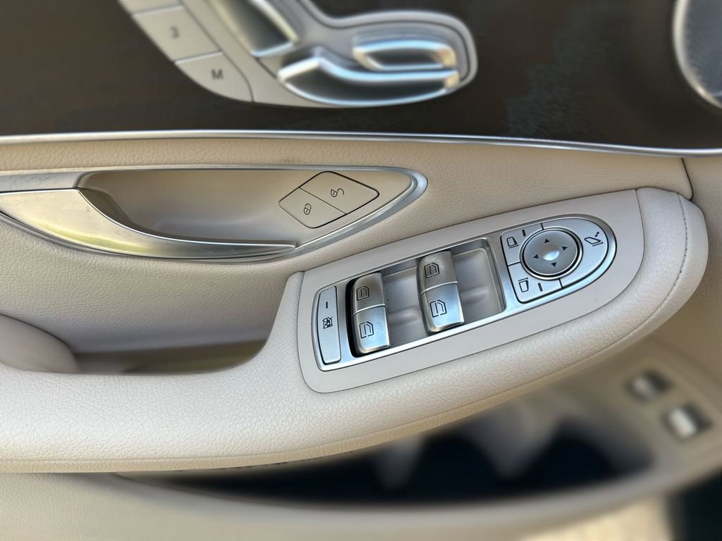 Used 2019 Mercedes-Benz GLC 350e 4MATIC image 15