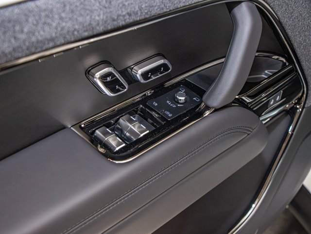 New 2025 Land Rover Range Rover Sport Dynamic SE image 14