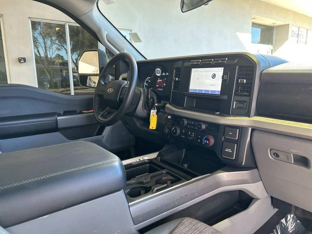 Used 2024 Ford F350 XLT w/ Camper Package image 26