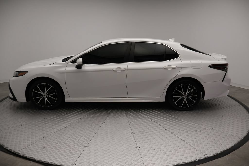 Used 2023 Toyota Camry SE FWD image 12