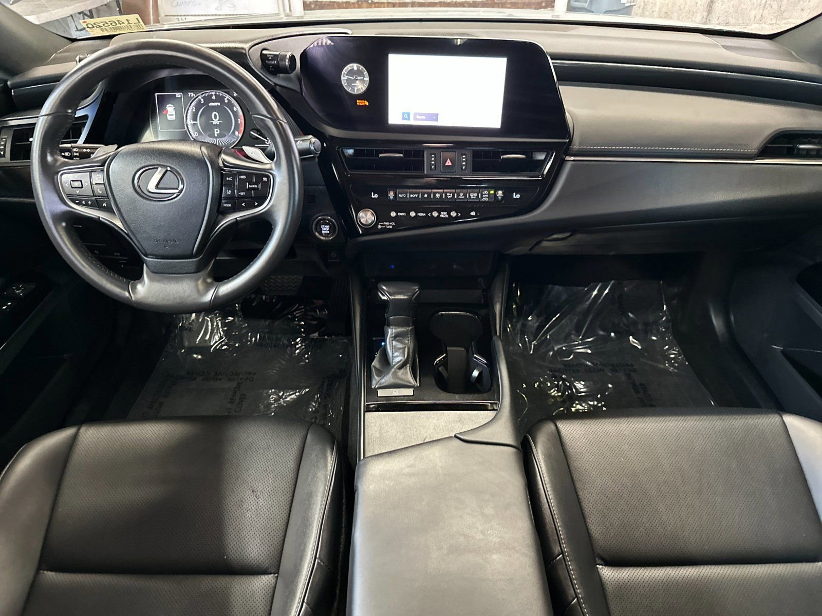 Used 2023 Lexus ES 350 w/ Accessory Package (Z2) image 15