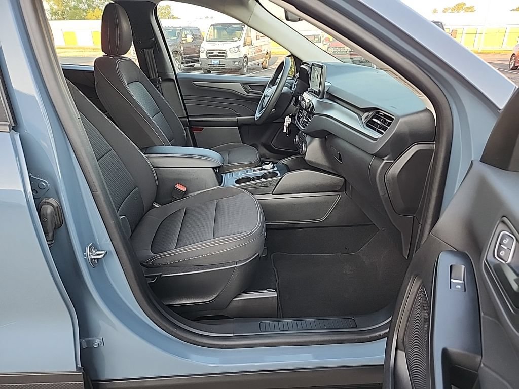 Used 2023 Ford Escape FWD image 32