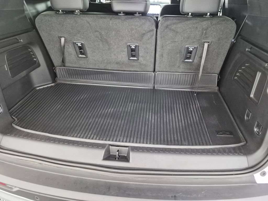 Used 2025 Chevrolet Traverse LT w/ Driver Confidence Package FWD image 29