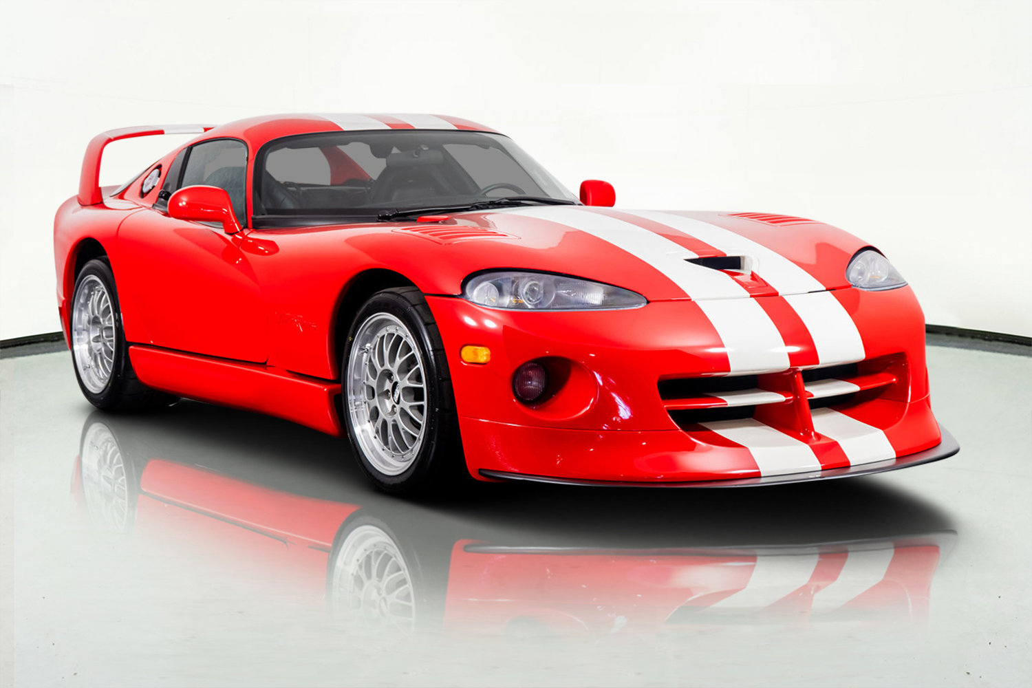 Used 2002 Dodge Viper GTS image 4