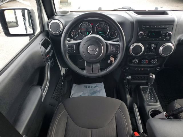 Certified 2017 Jeep Wrangler Unlimited Sahara w/ Connectivity Group image 15