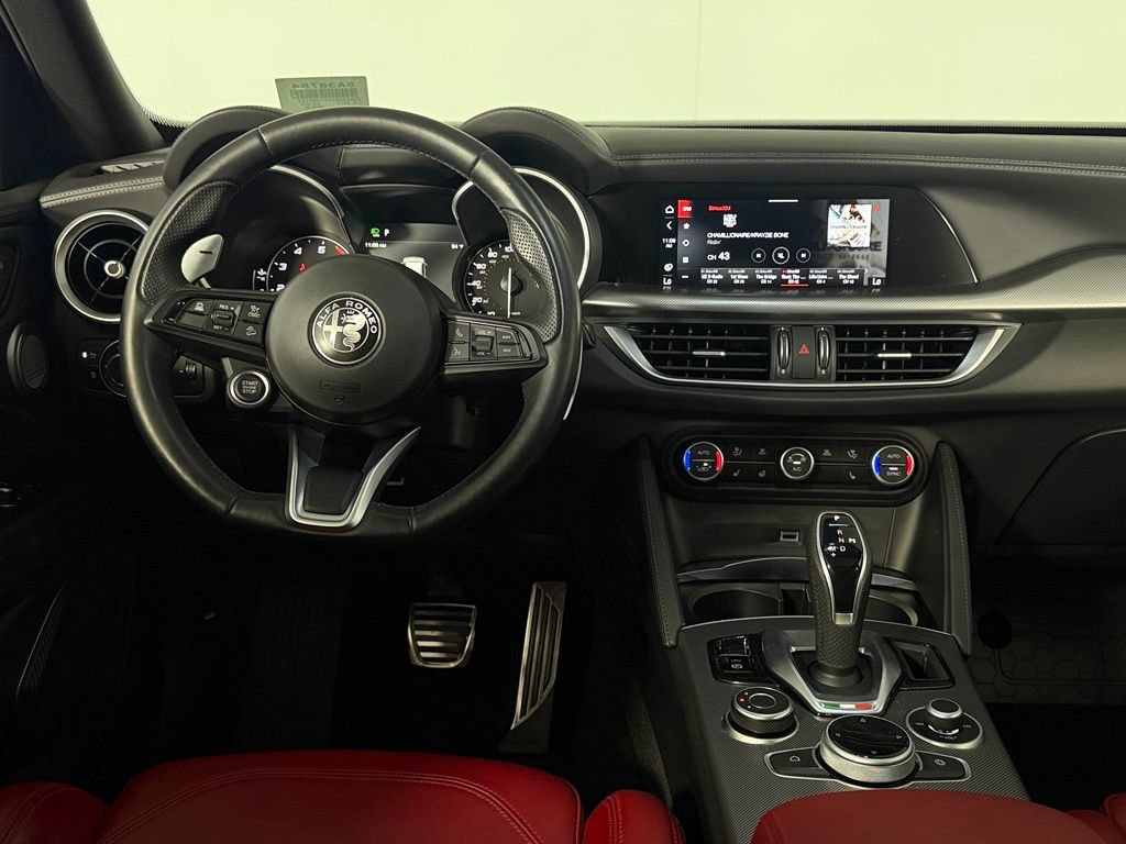 Used 2023 Alfa Romeo Stelvio Veloce AWD/4WD image 17