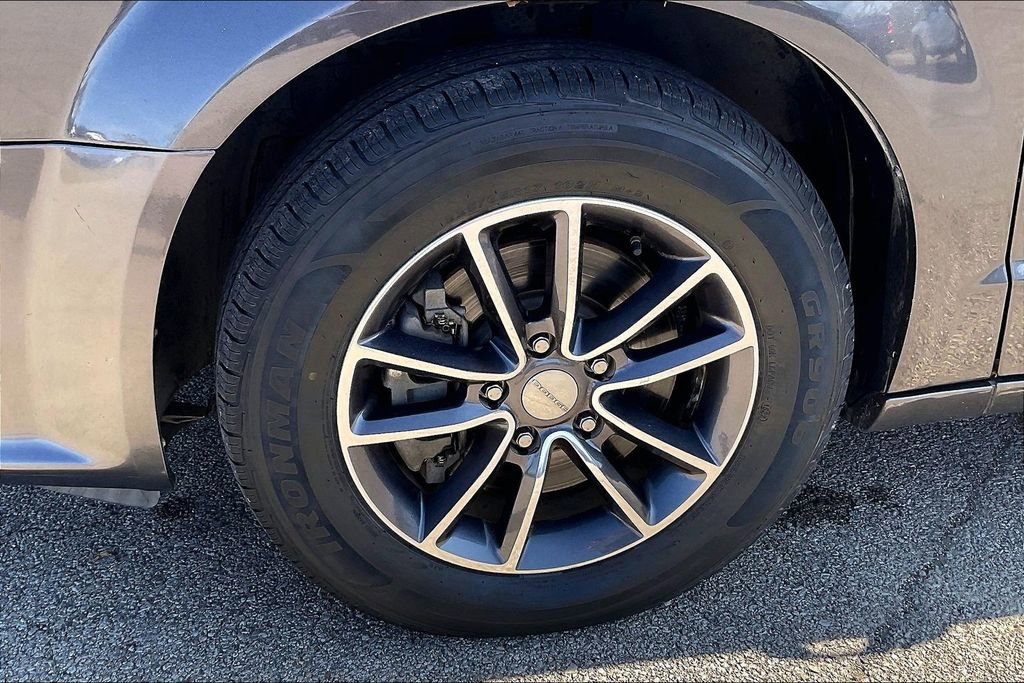 Used 2017 Dodge Grand Caravan SXT FWD image 8