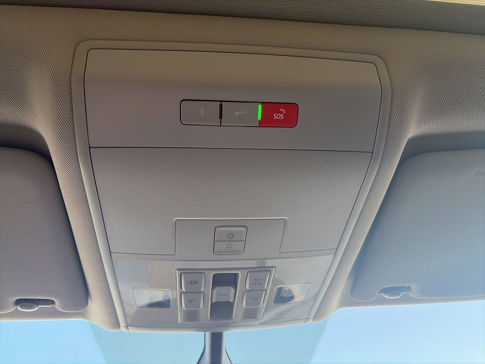 Used 2021 Volkswagen Atlas SE w/ Panoramic Sunroof Package FWD image 21