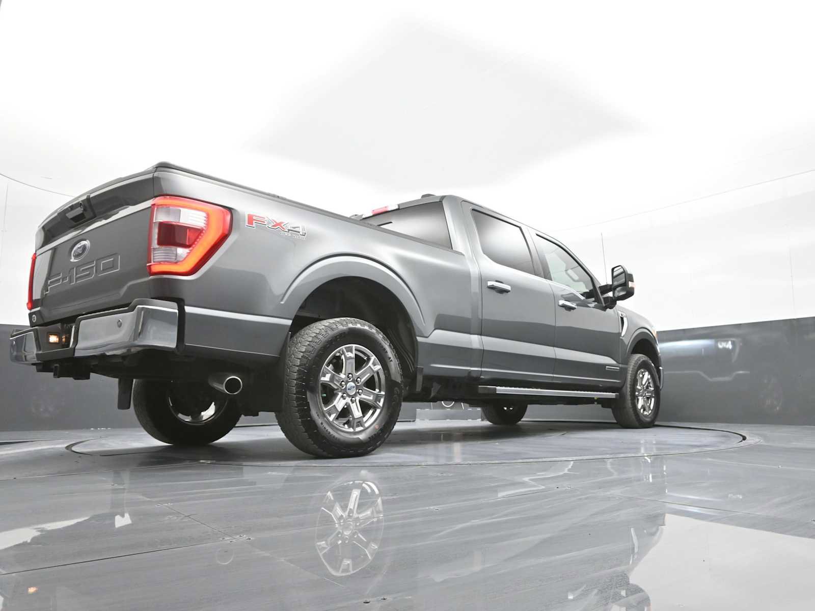 Used 2023 Ford F150 Lariat w/ Trailer Tow Package image 42