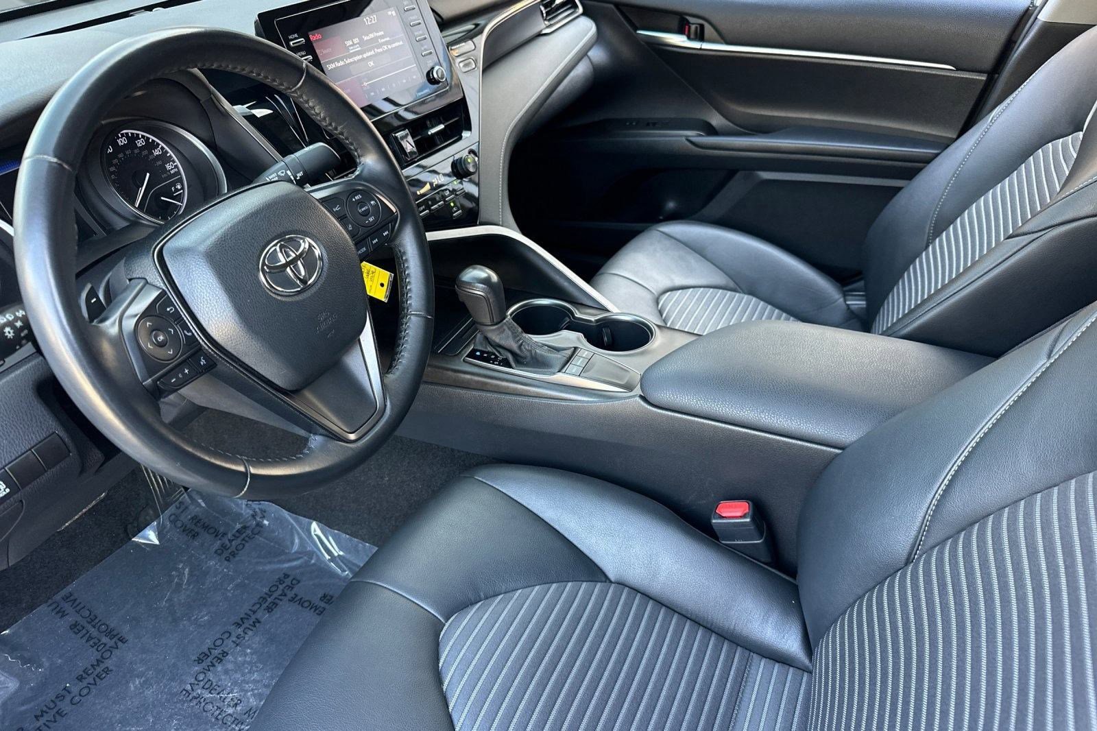 Used 2022 Toyota Camry SE image 15