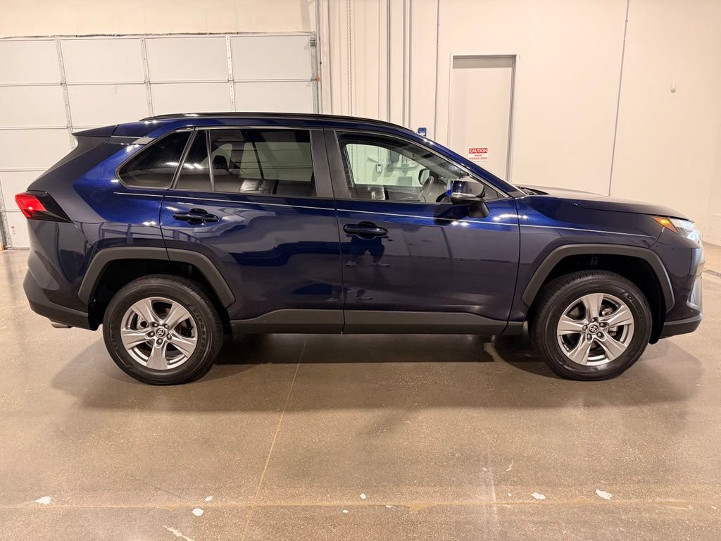 Used 2025 Toyota RAV4 XLE AWD/4WD image 4