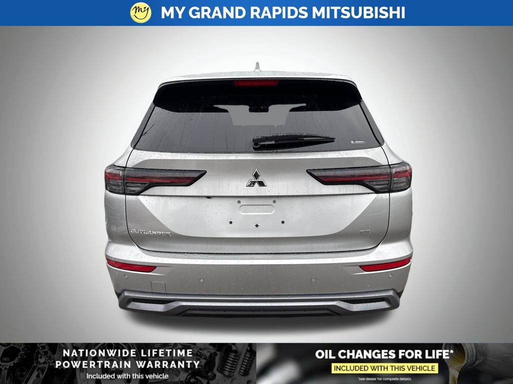 New 2026 Mitsubishi Outlander SE AWD/4WD image 7
