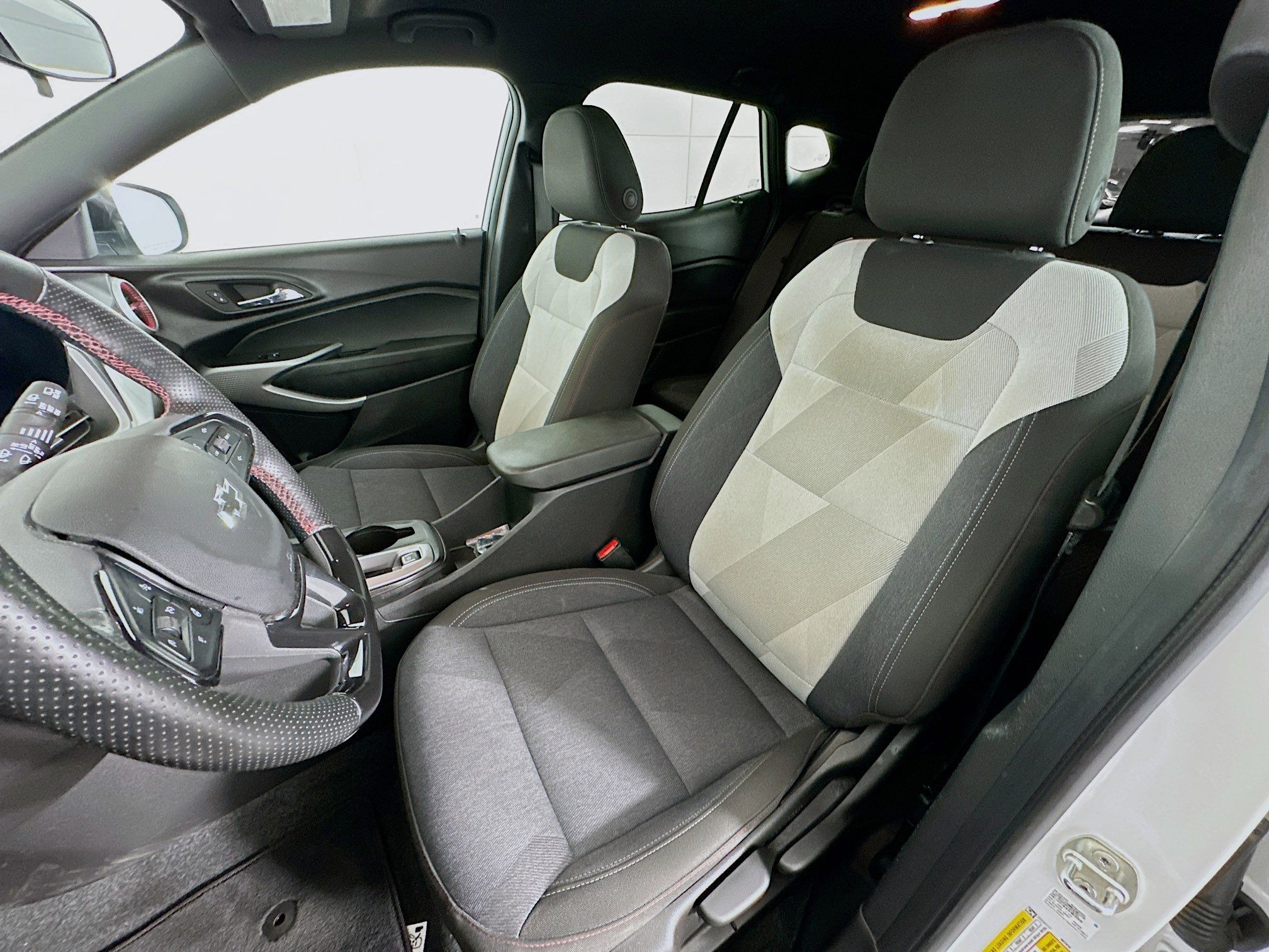 Used 2024 Chevrolet Trax RS image 13