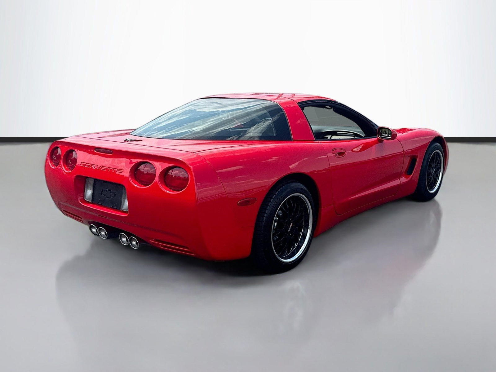 Used 1998 Chevrolet Corvette Coupe w/ Memory Pkg RWD image 7
